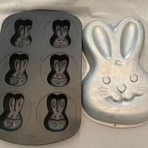 Wilton Bunny Cake And Cupcake Pan Set. Easter Baby Shower Adorable Cake Pans
